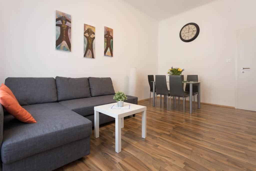 16 C&J'S Apartment Vienna Exterior photo